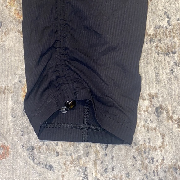 Lululemon Athletica Black Dance Studio Cropped Pants - Size 4 - Picture 4 of 6